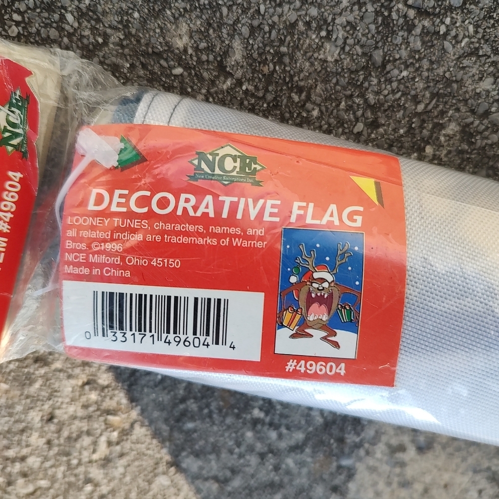 Vintage Looney Tunes Tasmanian Devil Taz Christmas Winter Decorative Yard Flag - Picture 5 of 7